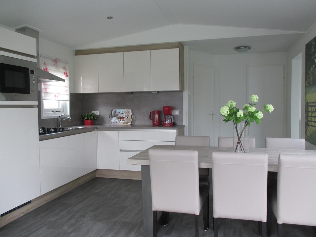 Klein Zeeduin Appartement Vrouwenpolder Buitenkant foto
